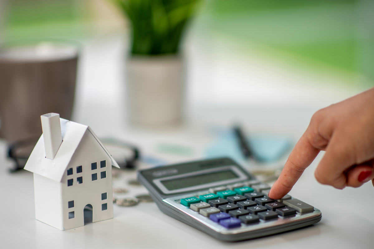 How Higher Interest Rates Affect Mortgage Renewals: A Broker's Guide to Saving Money in Burlington and Beyond